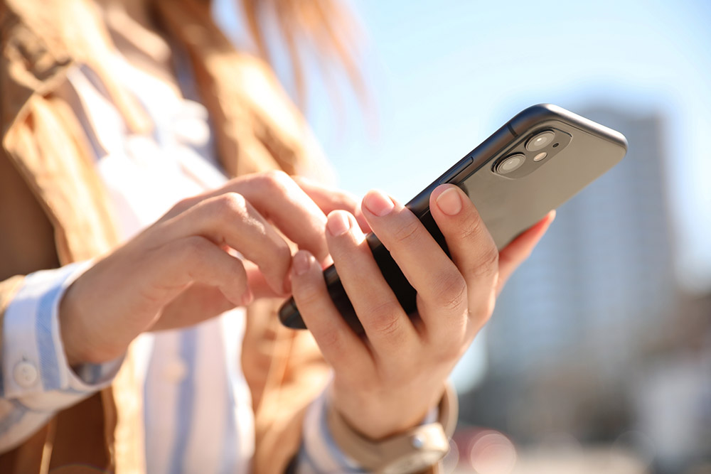 智能手機響應式網站設計策略實施與行業發展動向研究